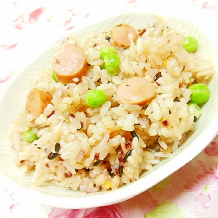 炊飯器de❤Bコンソメとウィンナーの雑穀米ピラフ❤